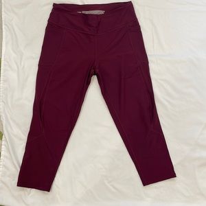 Victoria’s Secret Sport Total Knockout Capri size Large